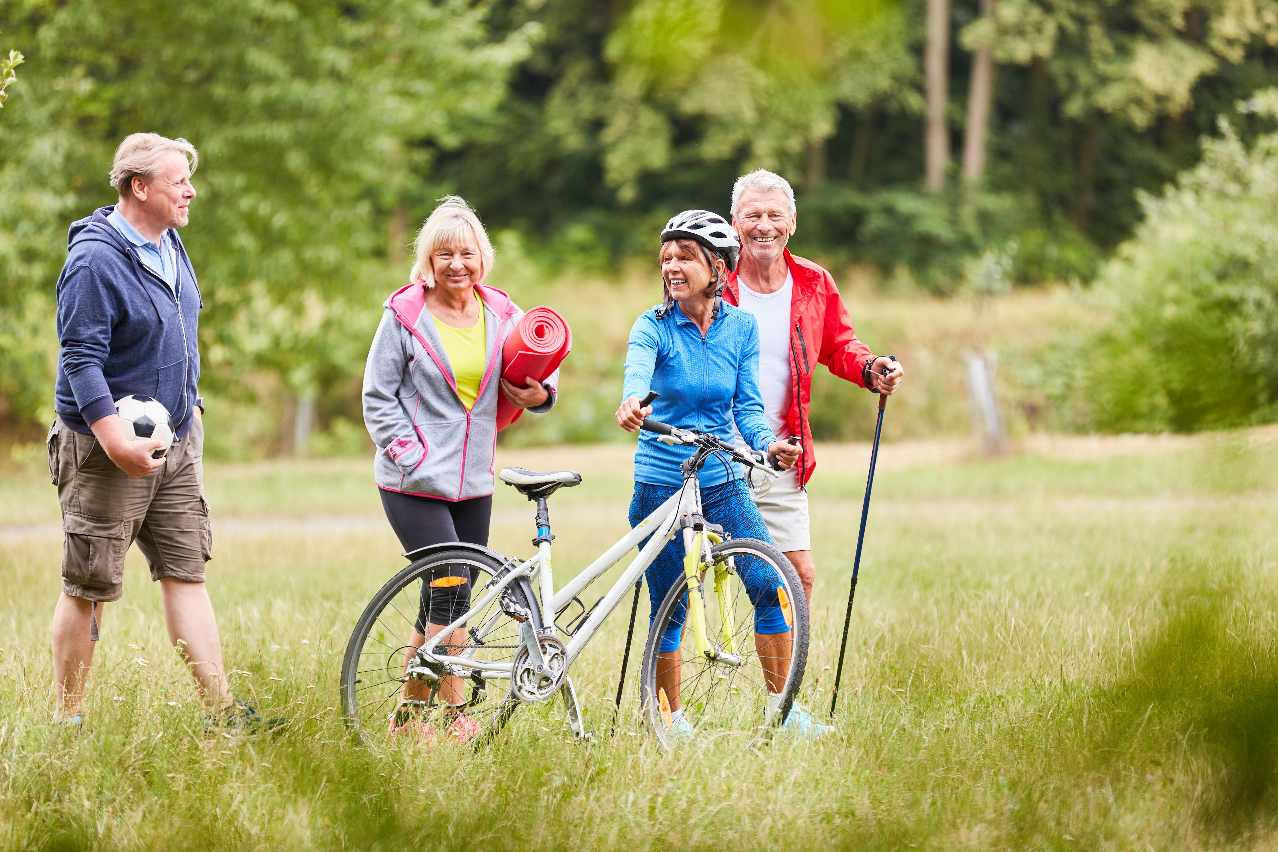 Menschen auf dem Weg zum Sport